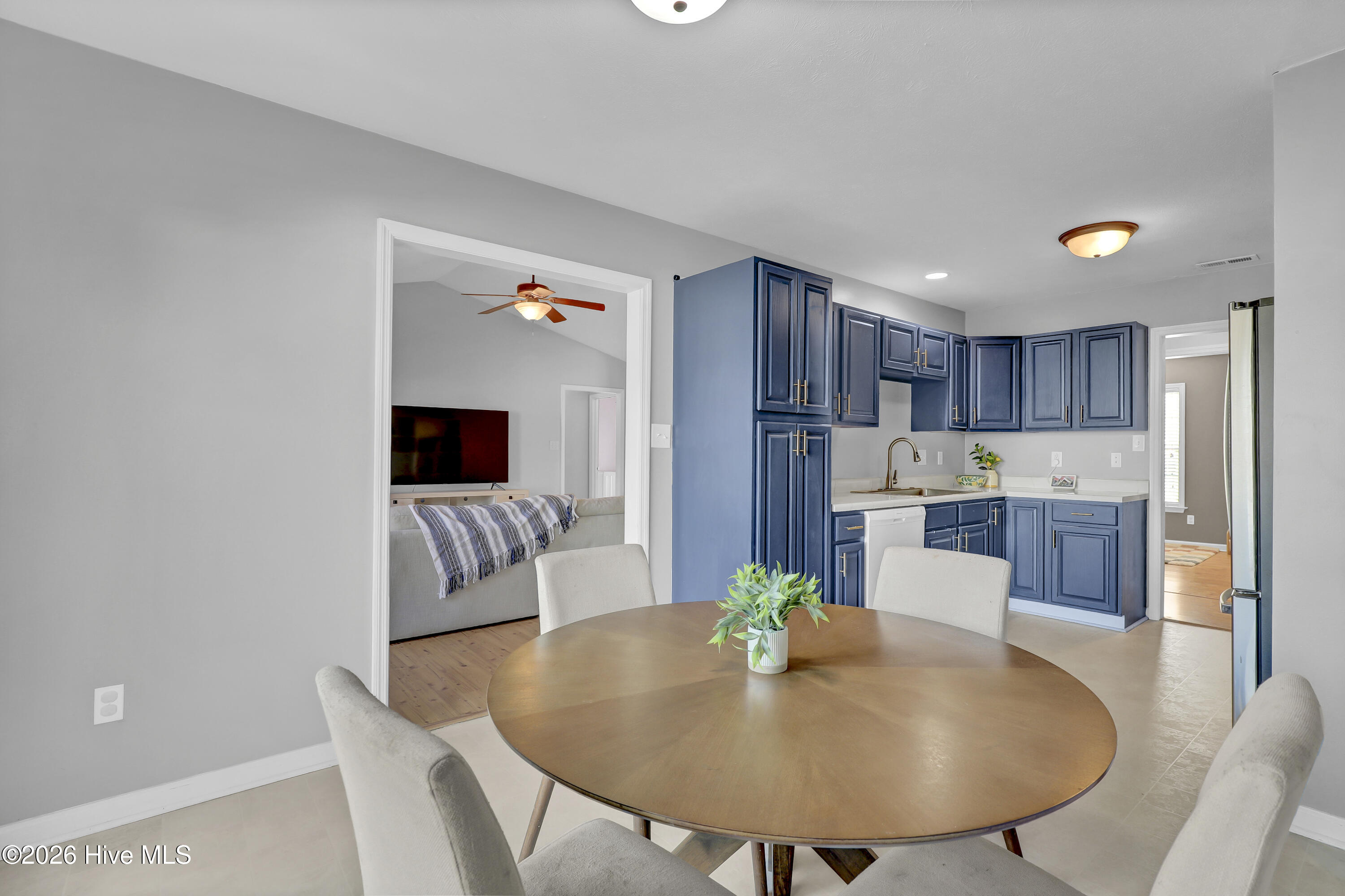 445 Spring Drive Jacksonville, NC 28540 - Photo 8 of 27 6G8A3421