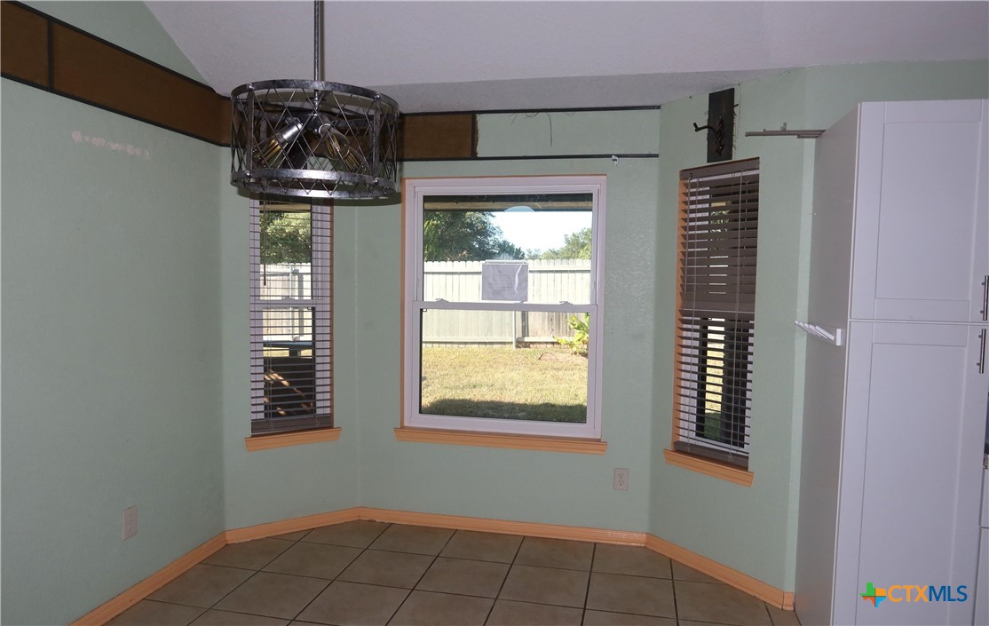 5101 Spring Drive Killeen, TX 76542 - Photo 5 of 11 a view of an entryway with a window