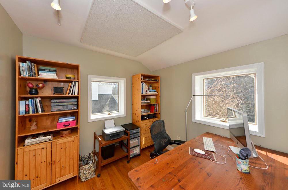 211 West George Mason Road Falls Church, VA 22046 - Photo 14 of 29 Upstairs office
