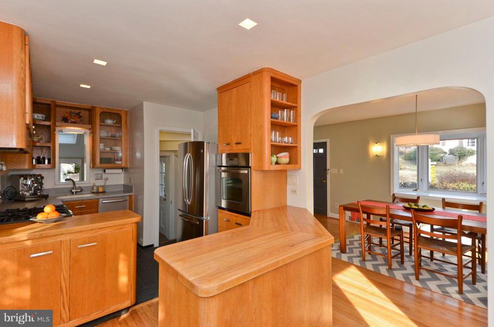 211 West George Mason Road Falls Church, VA 22046 - Photo 6 of 29 Kitchen