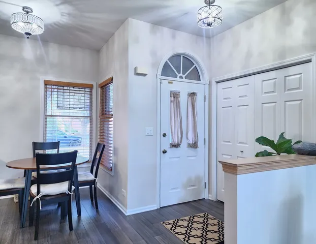 $459,900 | 244 Garden Way, Bloomingdale, IL 60108