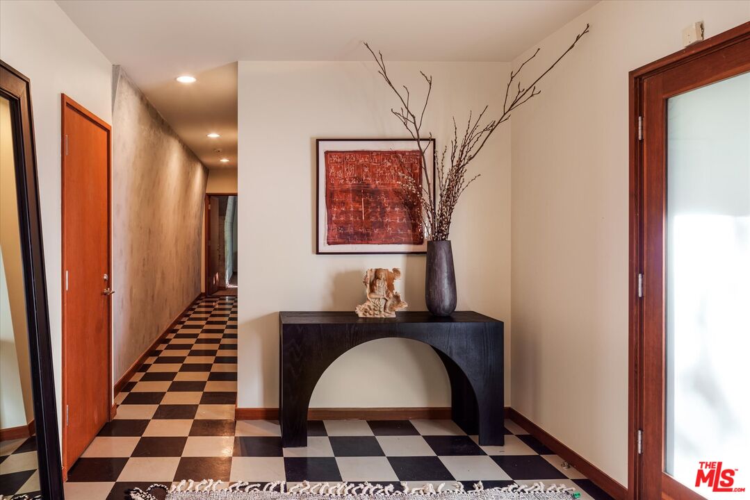 2424 Nichols Canyon Road Los Angeles, CA 90046 - Photo 33 of 57