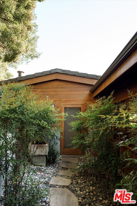 2424 Nichols Canyon Road Los Angeles, CA 90046 - Photo 38 of 57