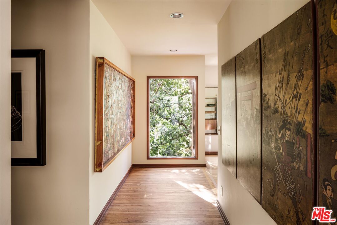 2424 Nichols Canyon Road Los Angeles, CA 90046 - Photo 9 of 57