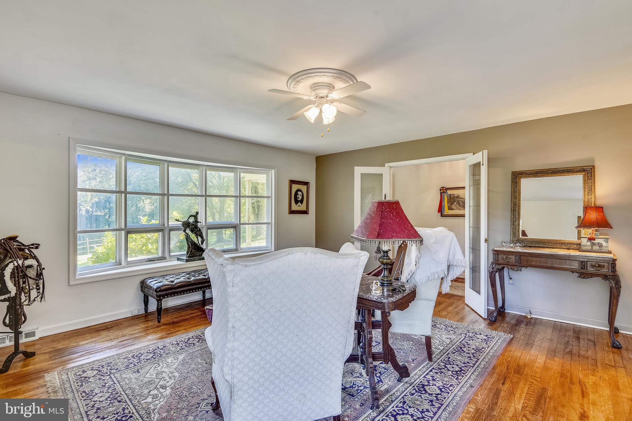 100 Fiddlers Hill Road Edgewater, MD 21037 - Photo 29 of 92 Living room