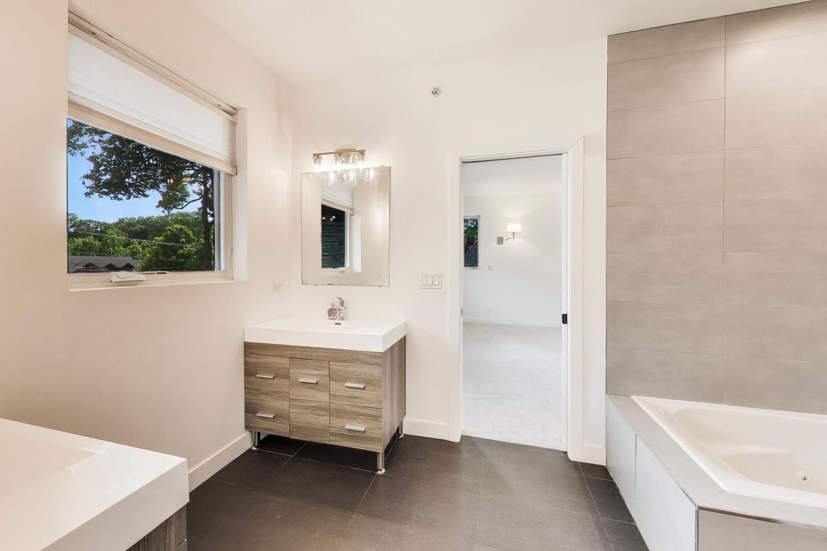 10 Picton Road Roselle, IL 60172 - Photo 46 of 76 Gallery Image 46