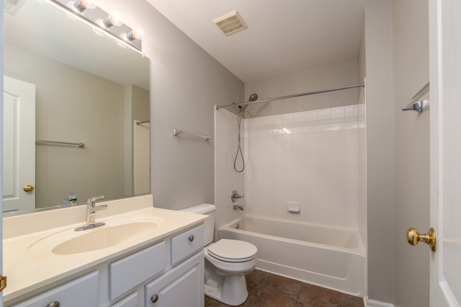 1239 Spaulding Road, Unit C Bartlett, IL 60103 - Photo 16 of 28 Gallery Image 16