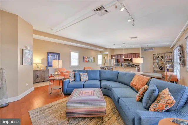 $459,500 | 145 East King Street, Unit 401, Lancaster, PA 17602