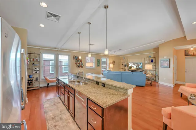 $459,500 | 145 East King Street, Unit 401, Lancaster, PA 17602