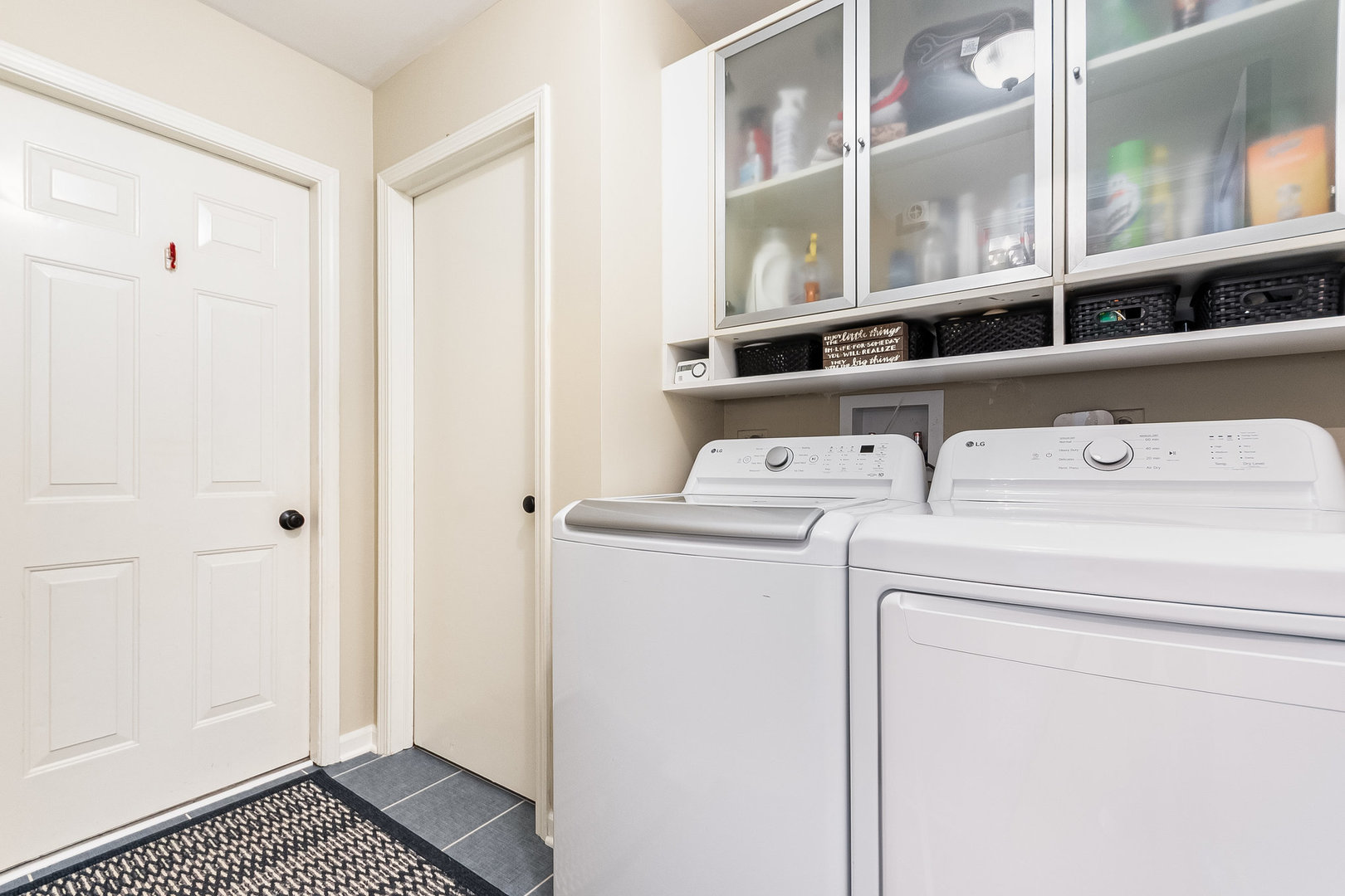 2245 Lakeside Drive Aurora, IL 60504 - Photo 15 of 32 a utility room with dryer and washer