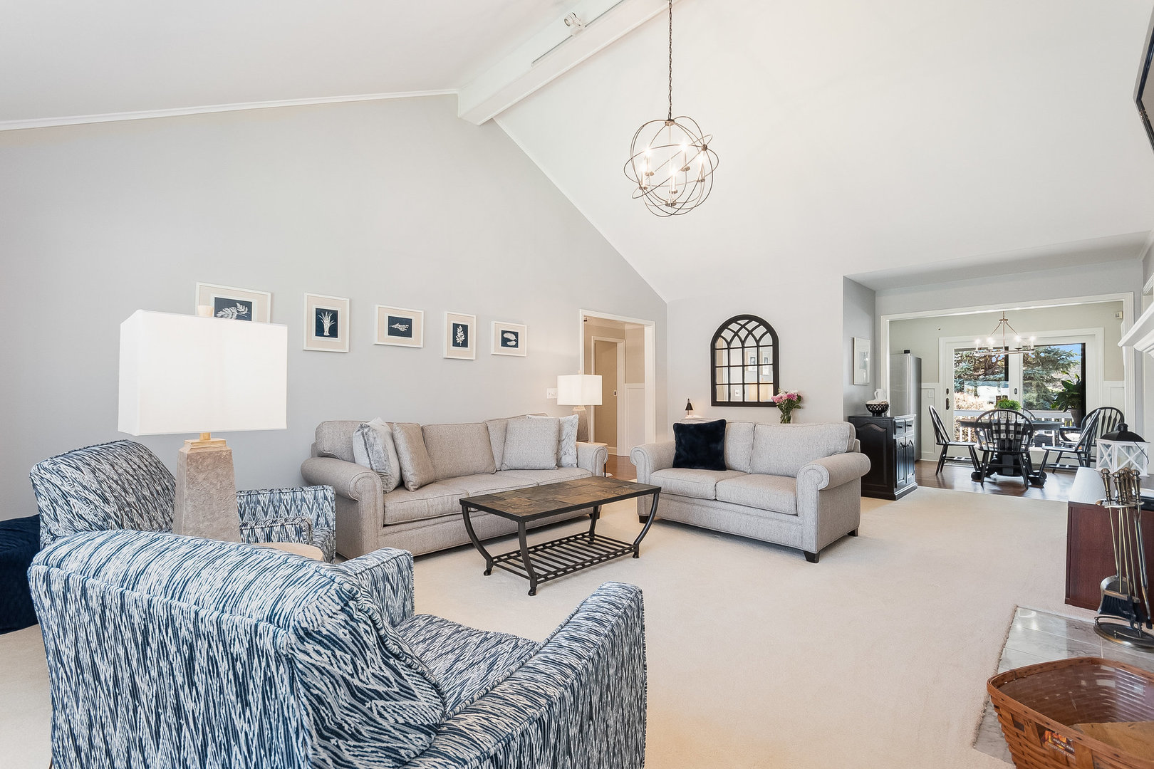 2245 Lakeside Drive Aurora, IL 60504 - Photo 5 of 32 a living room with furniture