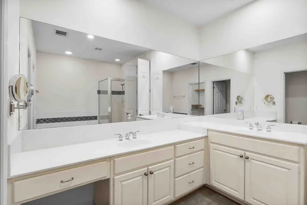 $2,750 | 5800 Courtyard Drive, Unit 2, Austin, TX 78731