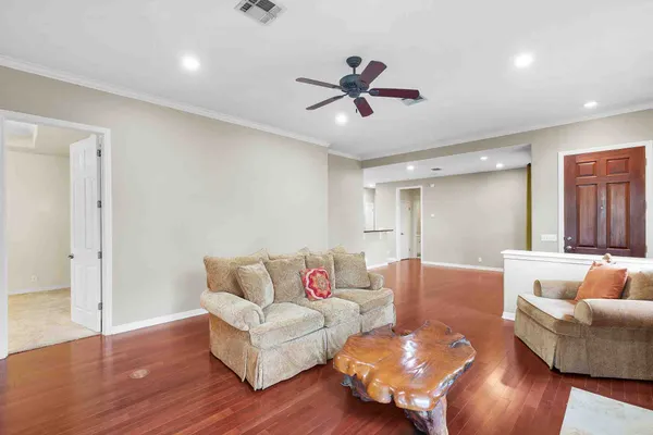 $2,750 | 5800 Courtyard Drive, Unit 2, Austin, TX 78731