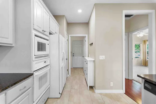 $2,750 | 5800 Courtyard Drive, Unit 2, Austin, TX 78731