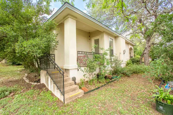 $2,750 | 5800 Courtyard Drive, Unit 2, Austin, TX 78731