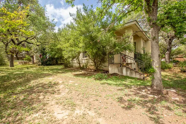 $2,750 | 5800 Courtyard Drive, Unit 2, Austin, TX 78731