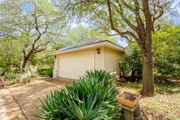 $2,750 | 5800 Courtyard Drive, Unit 2, Austin, TX 78731