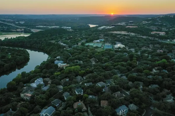$2,750 | 5800 Courtyard Drive, Unit 2, Austin, TX 78731