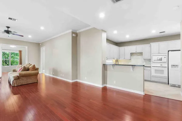 $2,750 | 5800 Courtyard Drive, Unit 2, Austin, TX 78731