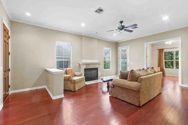 $2,750 | 5800 Courtyard Drive, Unit 2, Austin, TX 78731