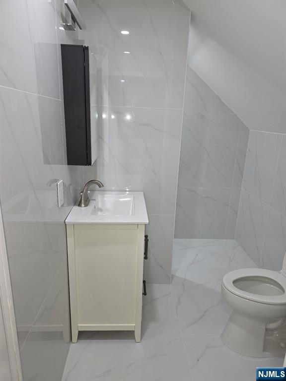 72 Chestnut Street, Unit 2R Montclair, NJ 07042 - Photo 11 of 14