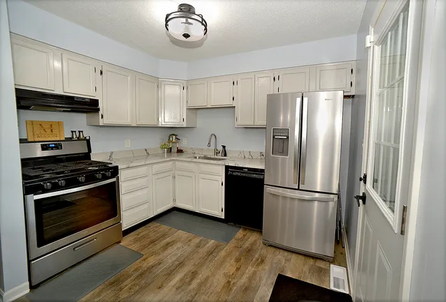 $249,900 | 1403 Dakota Drive, Ottawa, IL 61350