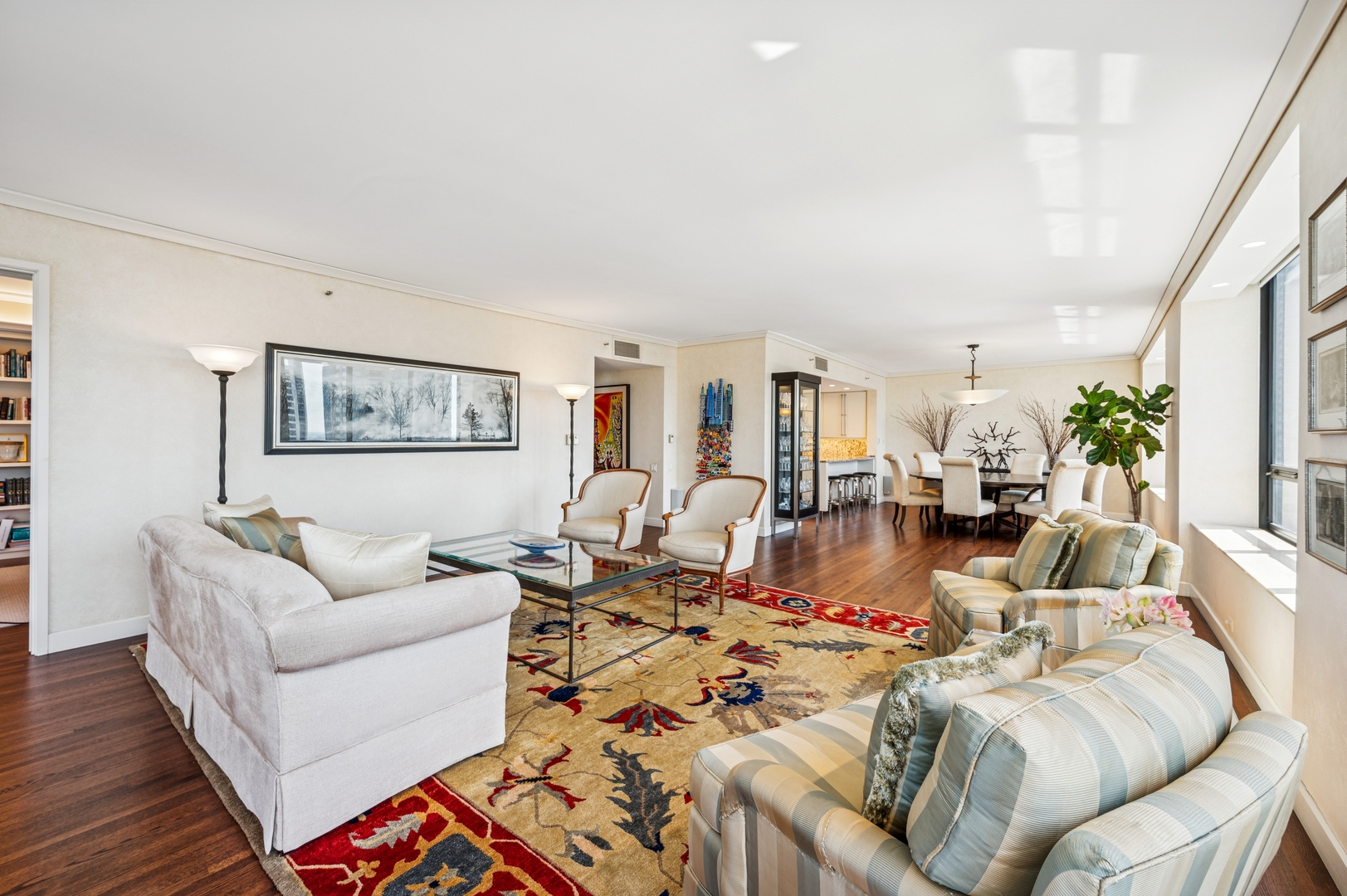 180 East Pearson Street, Unit 3701 Chicago, IL 60611 - Photo 8 of 36 a living room with furniture