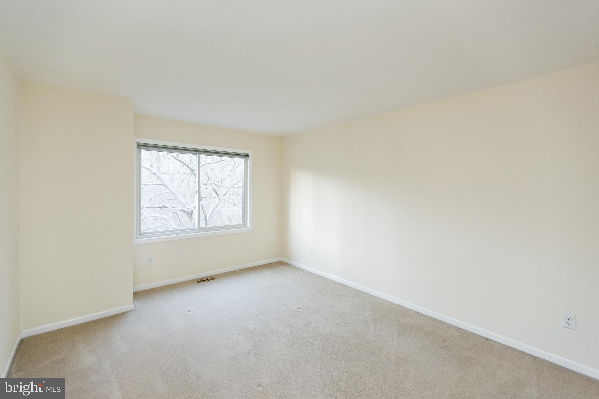 5806 Canvasback Road Burke, VA 22015 - Photo 16 of 43 Great sized bedrooms!