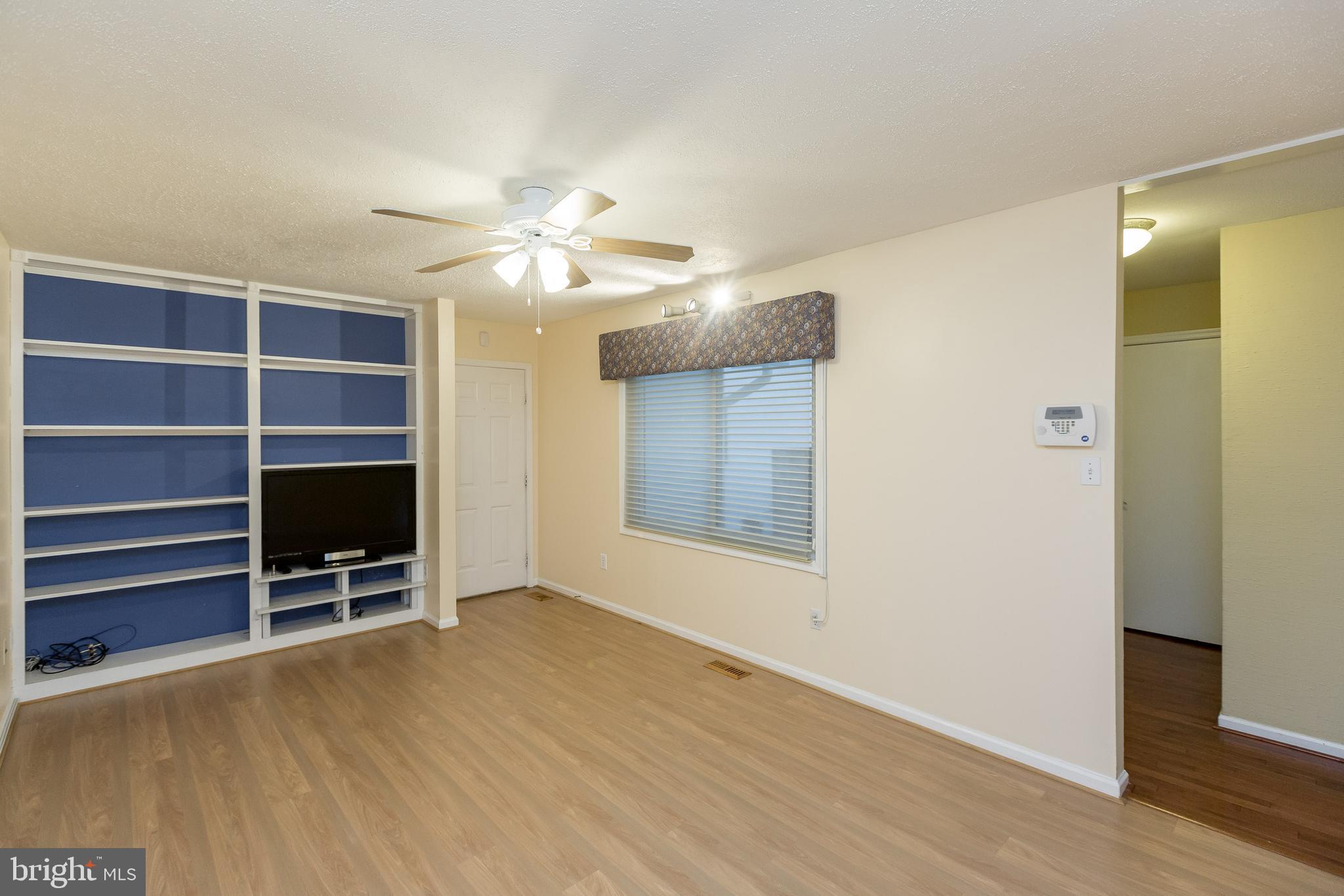 5806 Canvasback Road Burke, VA 22015 - Photo 3 of 43 Excellent home office can easily be more private