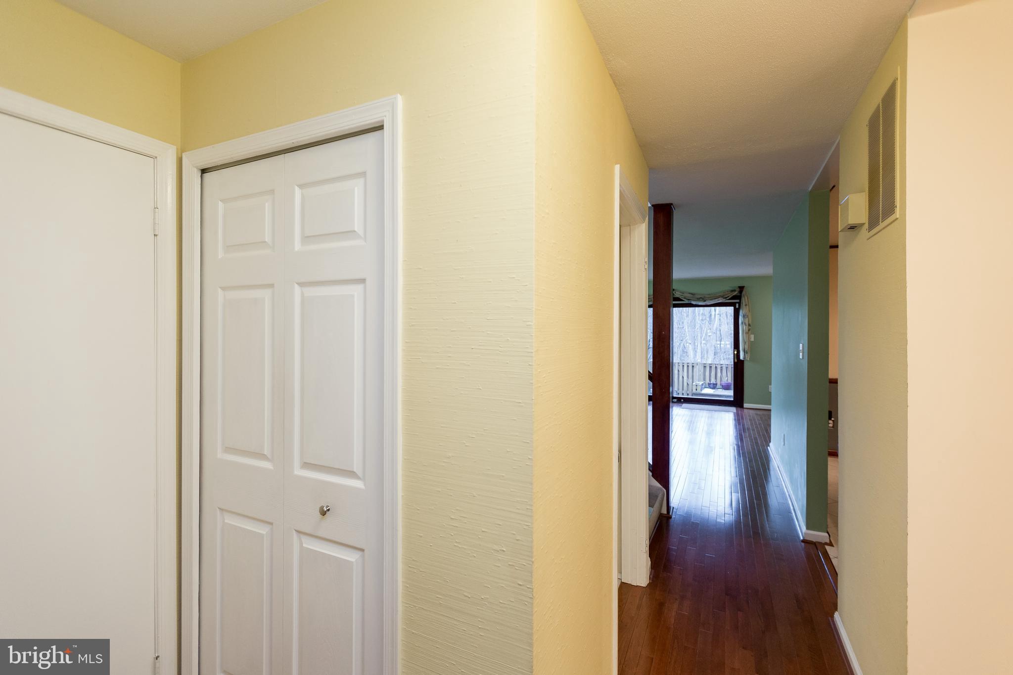 5806 Canvasback Road Burke, VA 22015 - Photo 22 of 43 Foyer entrance