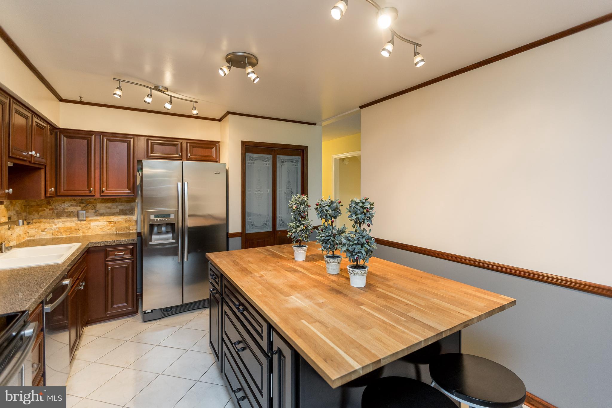 5806 Canvasback Road Burke, VA 22015 - Photo 9 of 43 Gallery Image 9