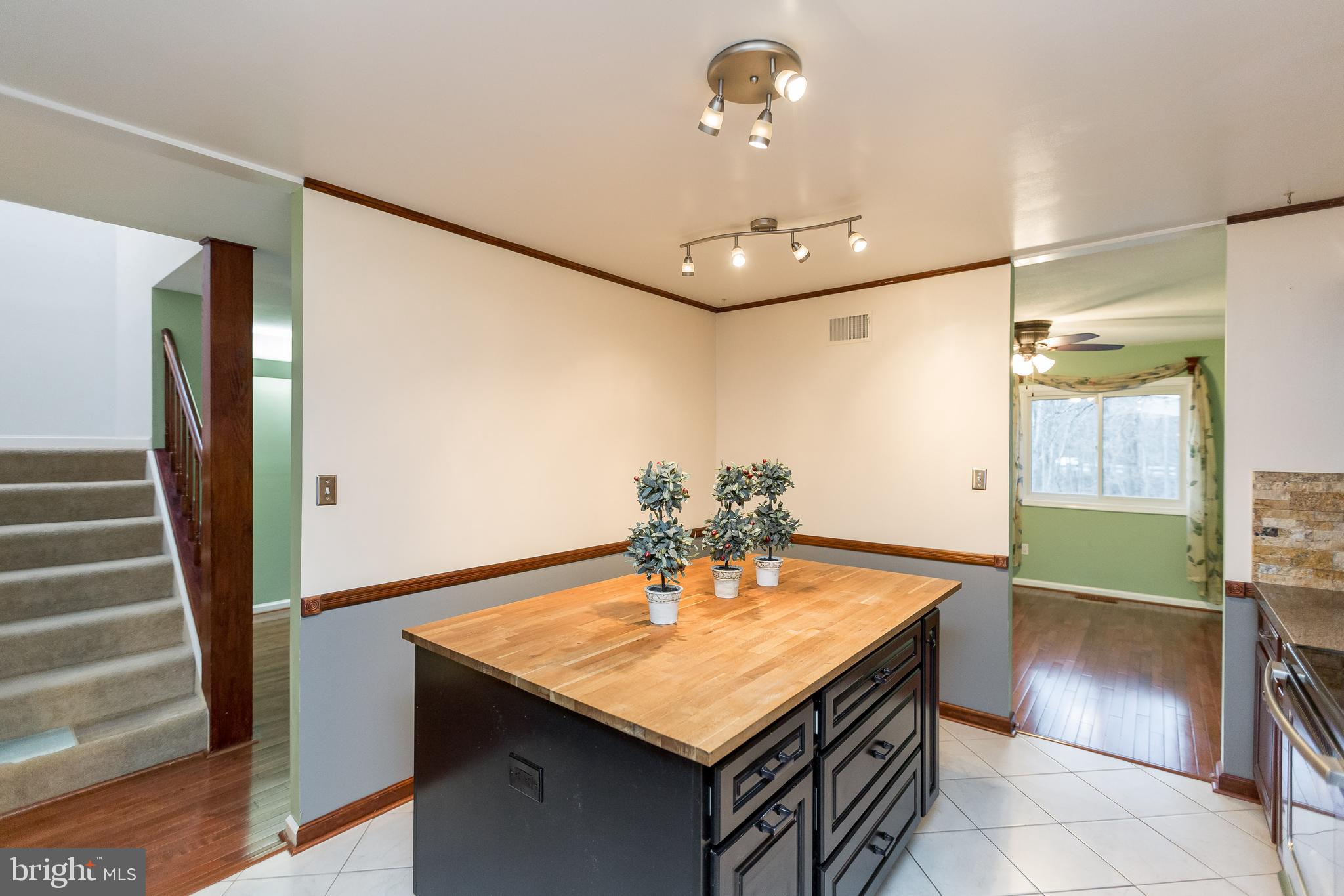 5806 Canvasback Road Burke, VA 22015 - Photo 10 of 43 Gallery Image 10