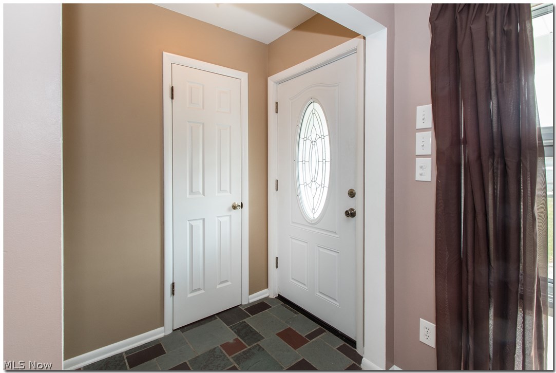 536 Ransome Road Cleveland, OH 44143 - Photo 2 of 26