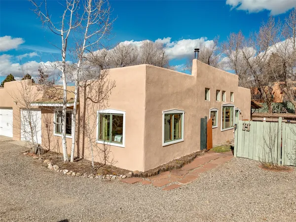 $629,000 | 525 La Lomita Road, Unit H, Taos, NM 87571