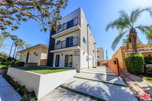 $2,895,000 | 10810 Hesby Street, North Hollywood, CA 91601