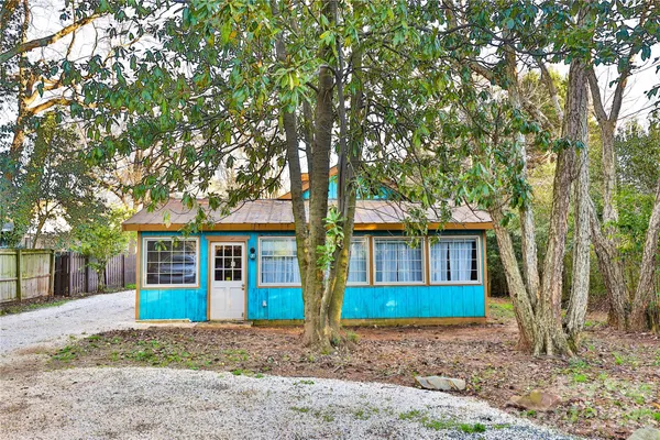 $385,000 | 221 Pineville-Matthews Road, Matthews, NC 28105