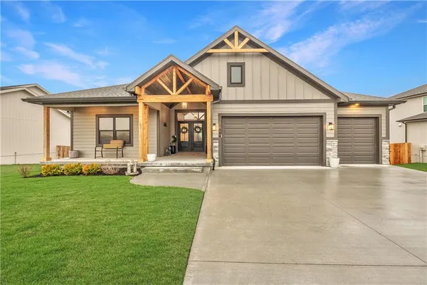 $579,000 | 1684 163rd Street, Basehor, KS 66007