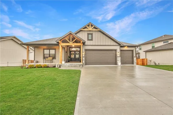 $579,000 | 1684 163rd Street, Basehor, KS 66007