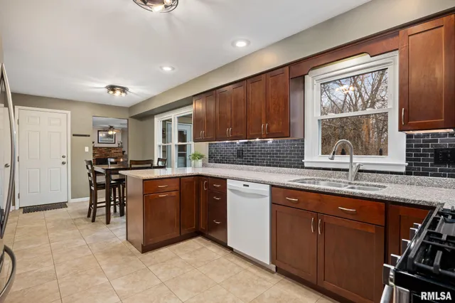 $285,000 | 6600 North Toronado Court, Peoria, IL 61614