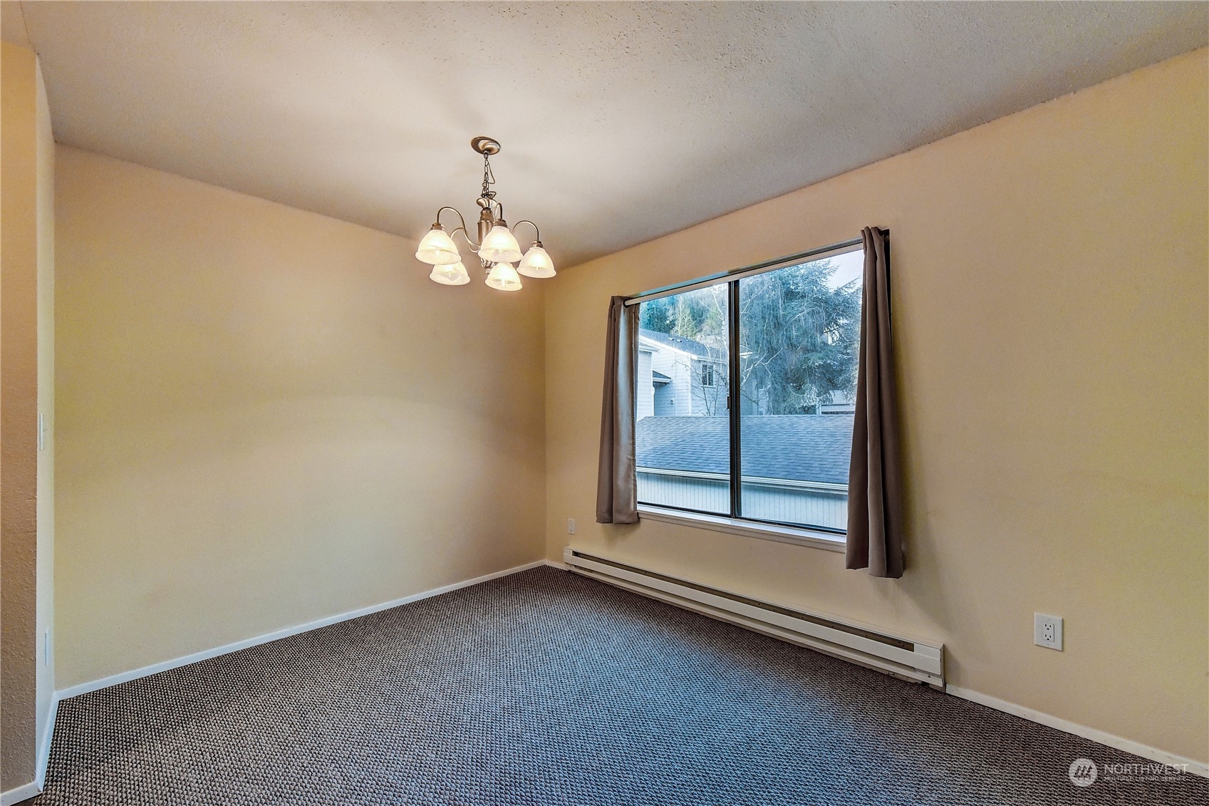 11727 93rd Avenue Northeast Kirkland, WA 98034 - Photo 13 of 36