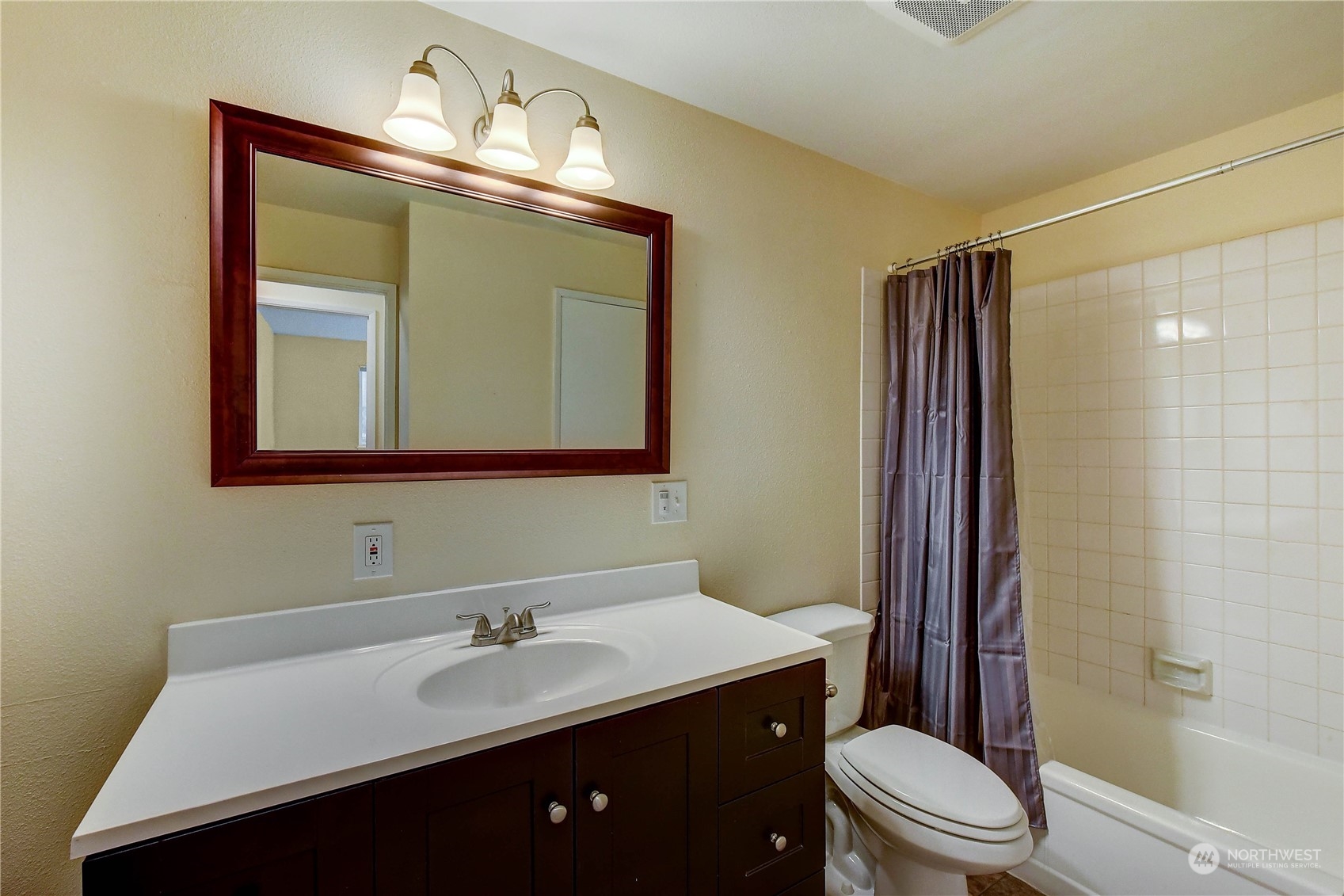 11727 93rd Avenue Northeast Kirkland, WA 98034 - Photo 15 of 36