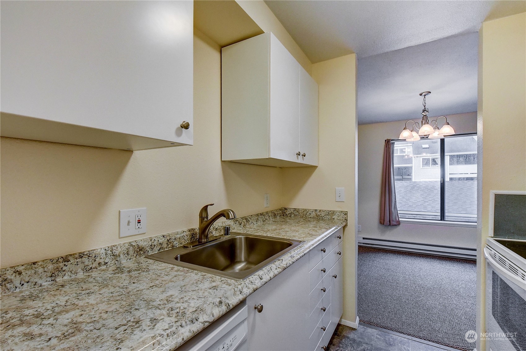 11727 93rd Avenue Northeast Kirkland, WA 98034 - Photo 17 of 36