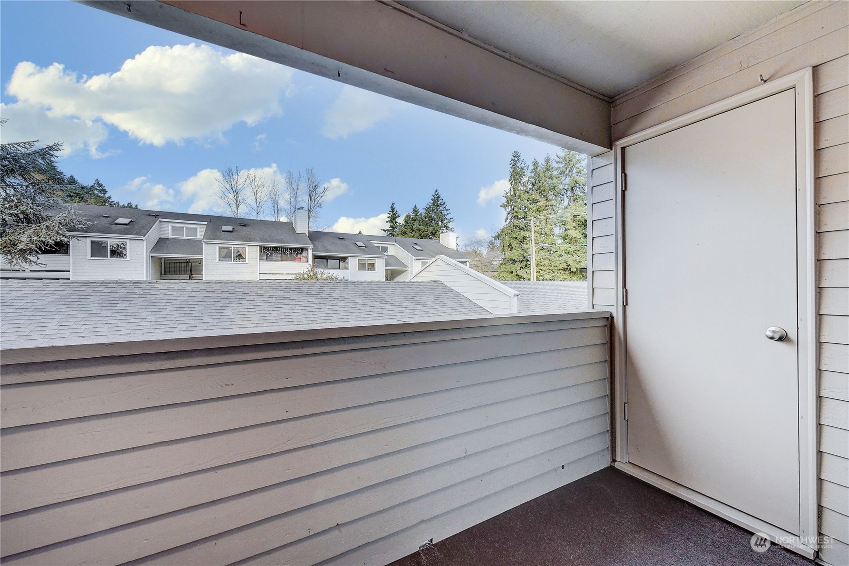 11727 93rd Avenue Northeast Kirkland, WA 98034 - Photo 19 of 36