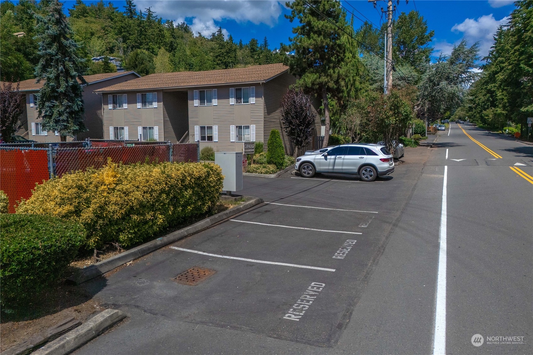 11727 93rd Avenue Northeast Kirkland, WA 98034 - Photo 21 of 36