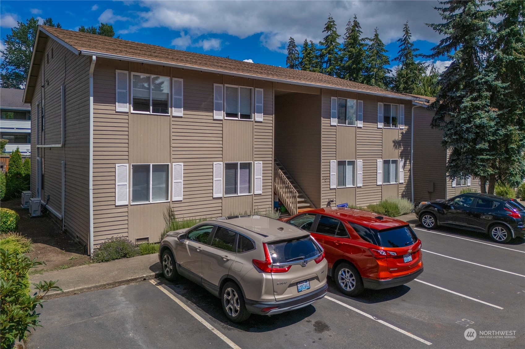 11727 93rd Avenue Northeast Kirkland, WA 98034 - Photo 4 of 36