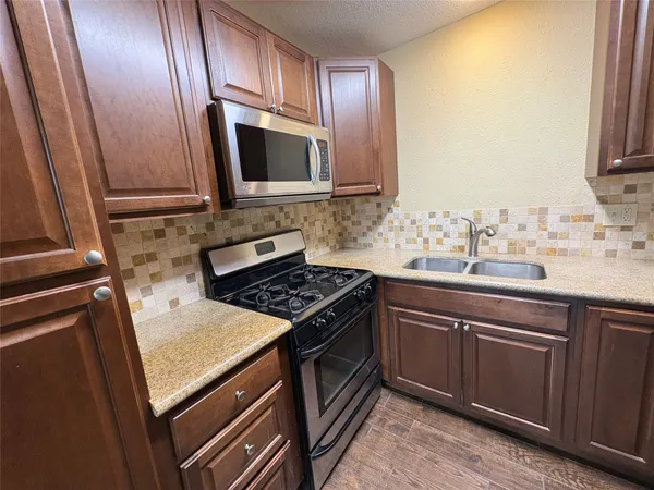 $1,849 | 12814 Hymeadow Drive, Unit B, Austin, TX 78729