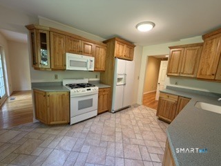 1925 Shepard Avenue, Unit 9 Hamden, CT 06518 - Photo 10 of 33 Gallery Image 10