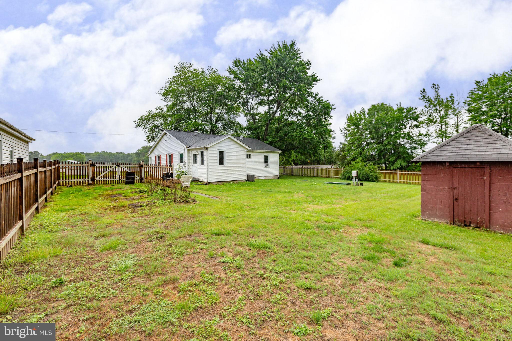 10669 Post Oak Road Spotsylvania, VA 22551 - Photo 23 of 27 Fully enclosed