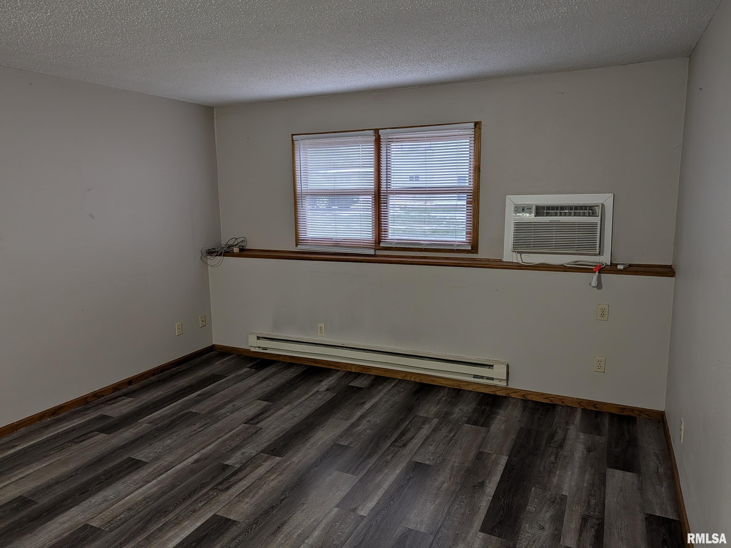 223 South F Street La Harpe, IL 61450 - Photo 4 of 10