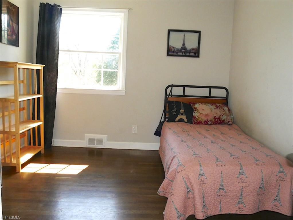 2145 Independence Road Winston-Salem, NC 27106 - Photo 10 of 18 2nd bedroom